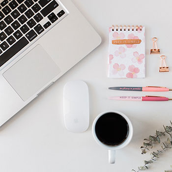 球场之上，坚持拼搏，每场比赛皆是一次为胜利而战的机会